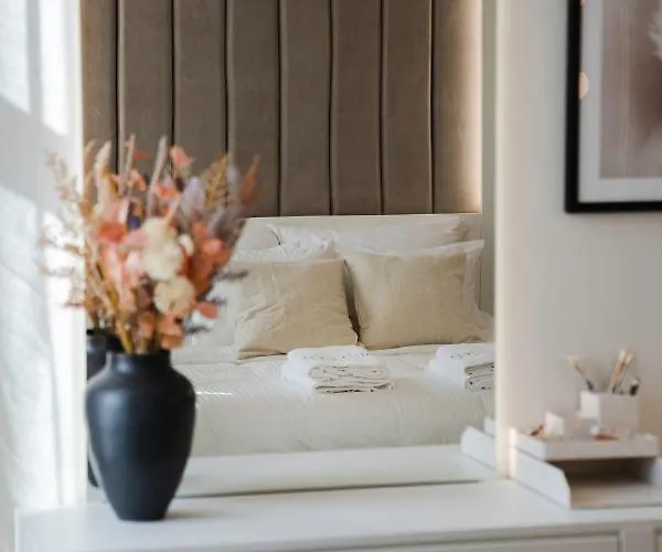 Apartament Artelier - *